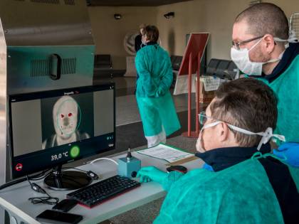 Uomo, 63 anni e lievi sintomi, ecco l'identikit del contagiato medio