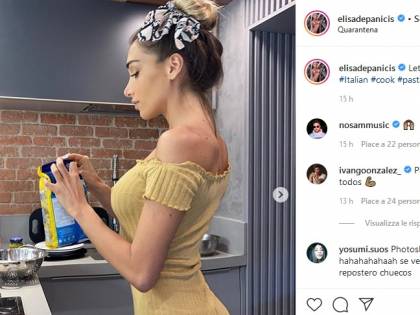 Elisa De Panicis si improvvisa in cucina, ma esagera con il fotoritocco