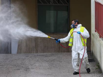 Un'altra emergenza in Italia: 'Stiamo finendo i disinfettanti"