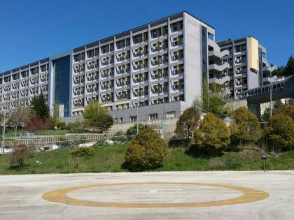 Marito e moglie infermieri: "Malati e chiusi in casa, l'ospedale ci ha rovinati"