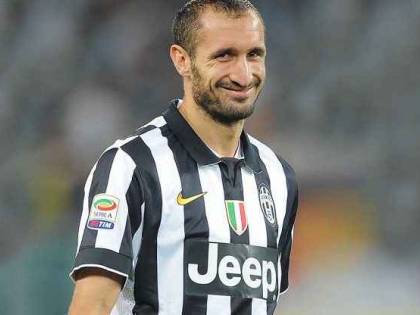 Festa del papà, omaggio della Juve a Chiellini. Ma c'è un errore