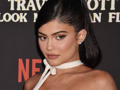 Kylie Jenner preoccupata per i fan: "State a casa. Nessuno è immune"