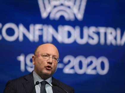 La serrata costa 100 miliardi al mese. E il 44% dei negozi non riaprirà più