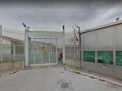 Foggia, detenuto prende a pugni agente e lo manda in ospedale