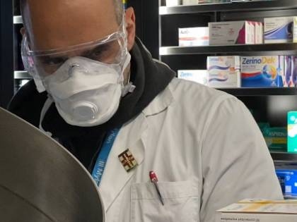 "Le persone sono impaurite…". Dentro la trincea dei farmacisti