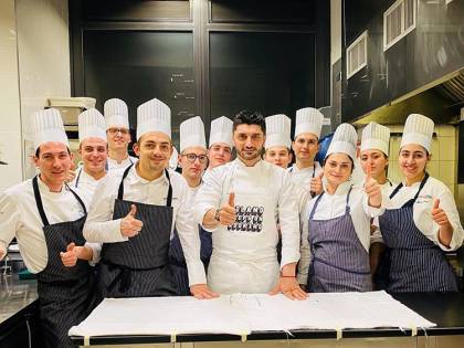 I maestri dei fornelli in gara "virale" con i piatti solidali