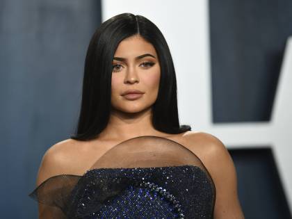 Coronavirus, Kylie Jenner dona un milione di dollari