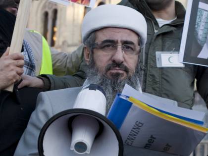 La Norvegia consegna all'Italia mullah Krekar: sospetto affiliato a Isis
