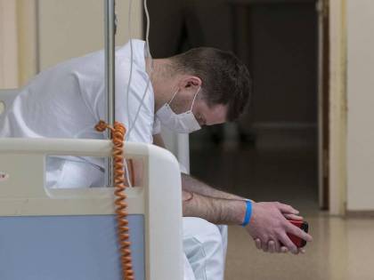 Coronavirus, muore una 16enne a Parigi, è la vittima più giovane in Europa