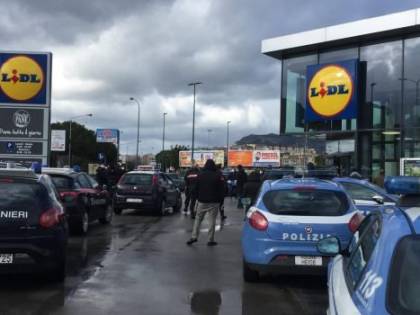 Conoravirus, su Facebook inneggiano alla rivolta: "Assaltiamo i supermercati"