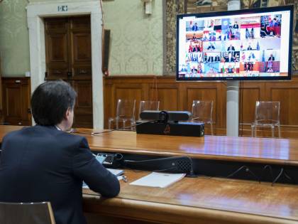 I punti che inchiodano Conte: ecco cosa ha deciso l'Europa