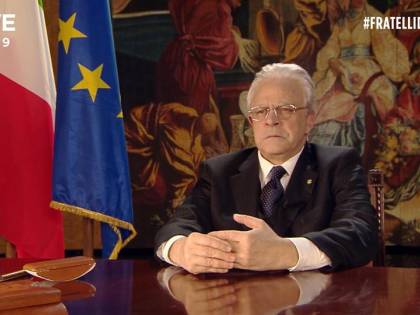 "Che rabbia lo show di Crozza", lettera aperta dopo l'imitazione di Mattarella