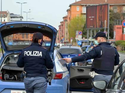Coronavirus, a casa fino a maggio? In giro ancora troppi furbetti