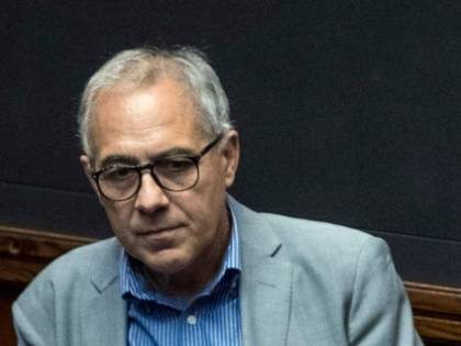 Zingaretti: "Crisi con 500 morti al giorno?". Anzaldi: "Conte non è intoccabile"