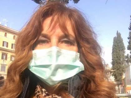 "Casa svaligiata", ladri in azione nell'appartamento di Giuliana De Sio