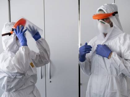 Aumenta il numero dei contagi perché vengono fatti più tamponi