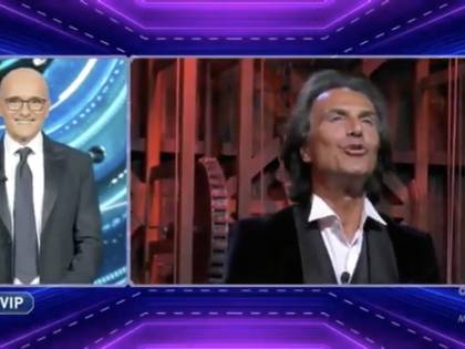 Web insorge contro Antonio Zequila: "Ridicolo, non hai classe"