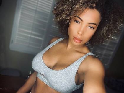 Lady Aurier manda in tilt i follower