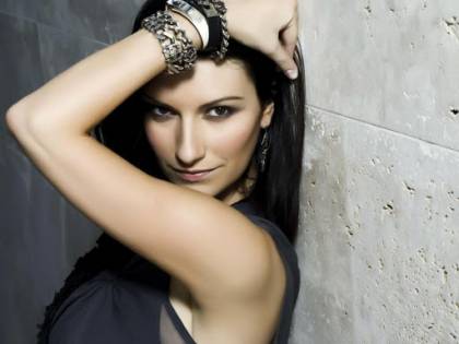 Trionfo della Pausini. Vince il Golden Globe e "vola" a Sanremo
