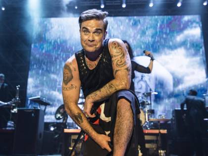 Robbie Williams, panico per sintomi da coronavirus