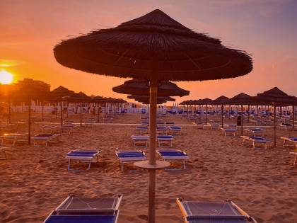 La Romagna aiuta i balneari, la Toscana li blocca
