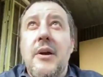 Salvini interrotto in diretta dall'hater. E il leader della Lega lo zittisce