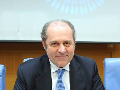 Generali conferma target e "spende" 2,5 miliardi