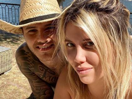 Wanda Nara mostra la sua villa e incassa le critiche. Costanzo: "Essere ricchi non è una colpa"