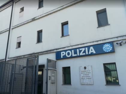 Vigevano, calci e morsi agli agenti: pena sospesa per i due pusher