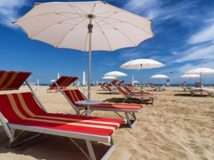 Allerta per il weekend al mare: vietato prendere il sole