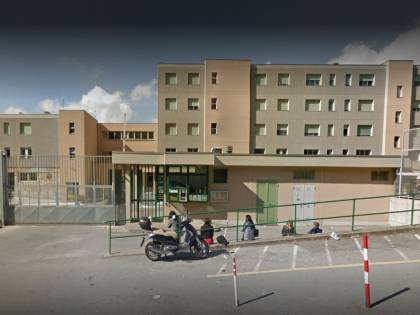 Sanremo, detenuto prende a pugni agente che lo riaccompagna in cella