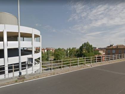 Modena, si getta da cavalcavia per evitare agenti: pusher in ospedale