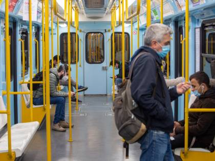Bar e spiagge, le linee guida. La Regione: "Problema metrò"