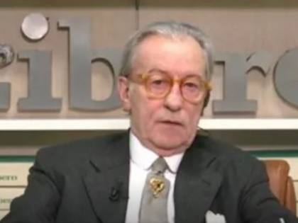 "Virus nel cervello", "Tu?" Scontro Feltri-De Magistris