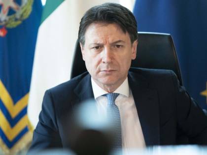 Cosa c'è dietro la retromarcia di Conte sul divieto alla Messa