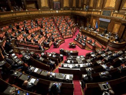 È bufera sul Dpcm di Conte: "Parlamento escluso da scelte"