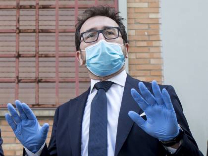 Bonafede ora si difende Forza Italia lo inchioda: "Ministro inadeguato"