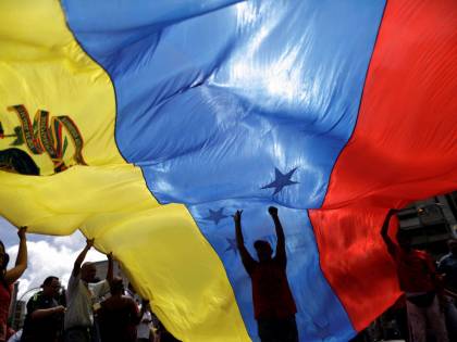 Il fallito golpe in Venezuela e la bandiera russa a Berlino