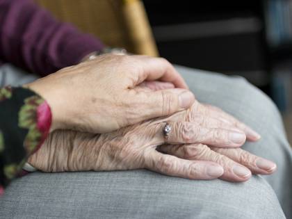 Torna l'incubo delle Rsa: 1.100 anziani positivi