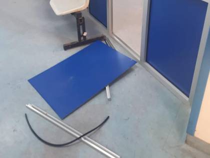 Ferito in un agguato: niente cure all'ospedale Covid. E i familiari sfasciano tutto