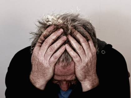 Ora i numeri della crisi diventano vite spezzate