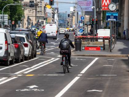 Corsie riservate, ciclabili e pole position: in città viaggeremo così