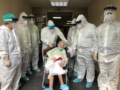 "A 100 anni ho battuto il virus": nonna Iole torna a casa