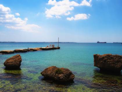 Il piano grillino su Taranto. Svendere il porto ai cinesi