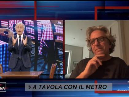 Massimo Giletti congeda l'ospite a "notte fonda". Ma l'orologio lo inchioda