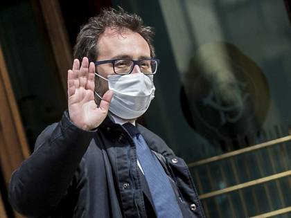 Bonafede "alla sbarra". Ora cerca l'exit strategy per non andare in Aula