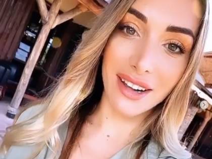 Elisa De Panicis nella bufera: chiesti 1500 euro per indossare abiti sui social