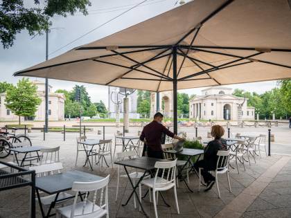 Il primo giorno dei ristoratori. "Pochi clienti, tutti nei dehor"