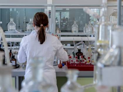 Un farmaco può bloccare Covid: "Più efficace del Remdesivir"