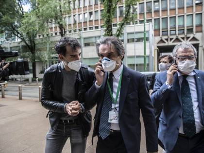 "Una donazione per i medici. Stufo delle bugie di sinistra"